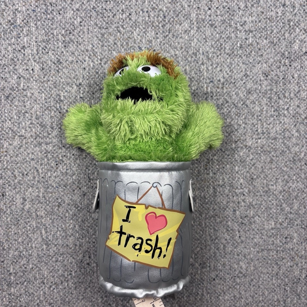 Sesame Street Oscar The Grouch Plush I Love Trash 10" Sesame Place Stuffed Toy